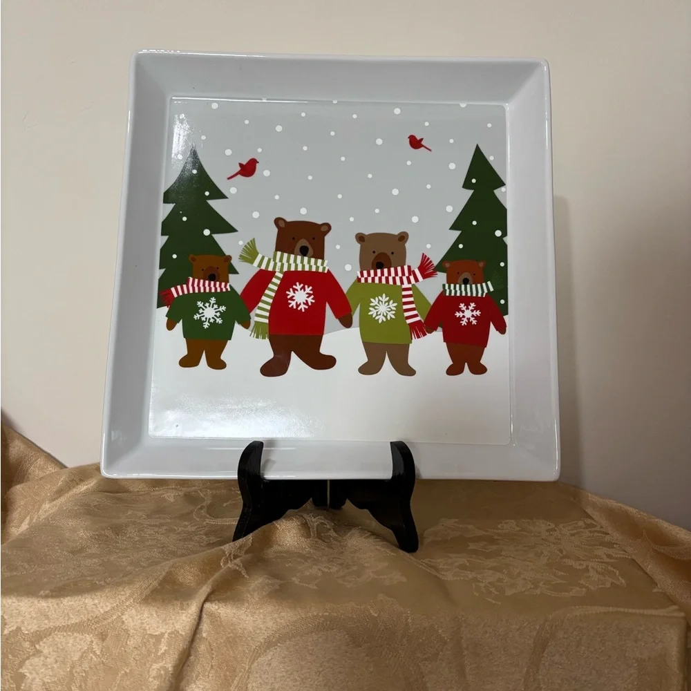 Crate&Barrel 12” Holiday Bear Family Plate with Green and Red Accents